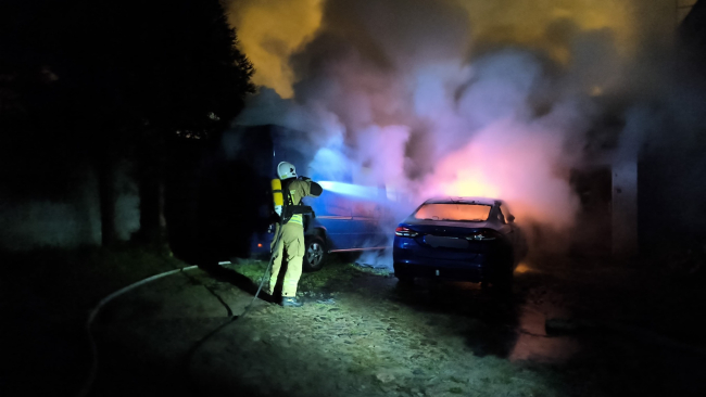 Nocny pożar samochodów w Czersku (FOTO)