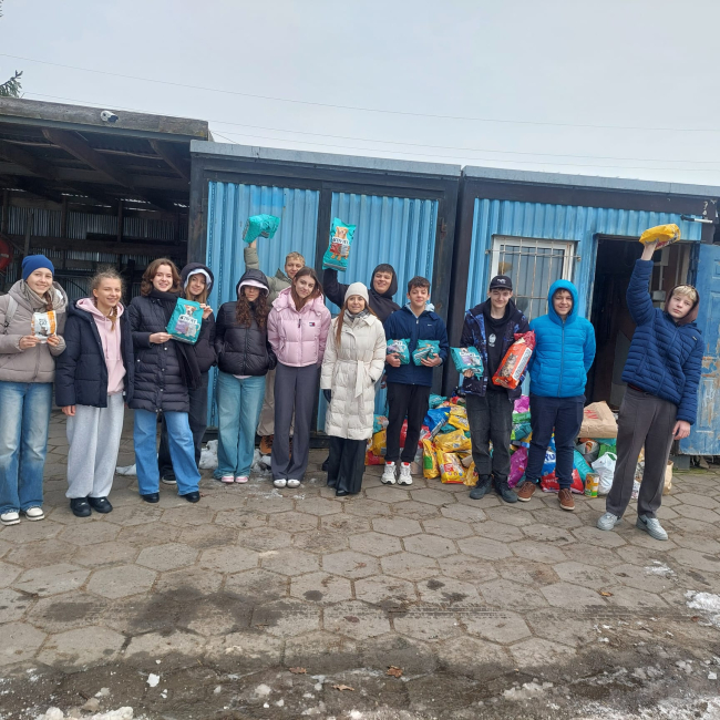 Uczniowie ze Śliwic wsparli Przytulisko dla psów w Bysławiu (FOTO)