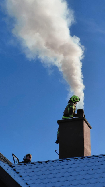 Kolejny pożar sadzy w kominie. Tym razem na osiedlu w Śliwicach (FOTO)