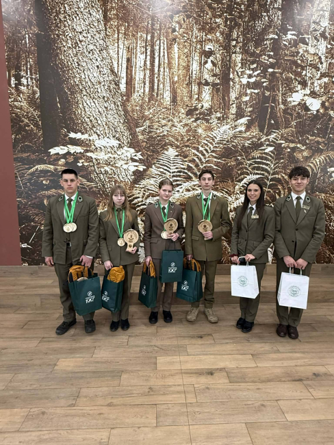 Złoto dla uczniów Technikum Leśnego w Tucholi w mistrzostwach strzeleckich (FOTO)