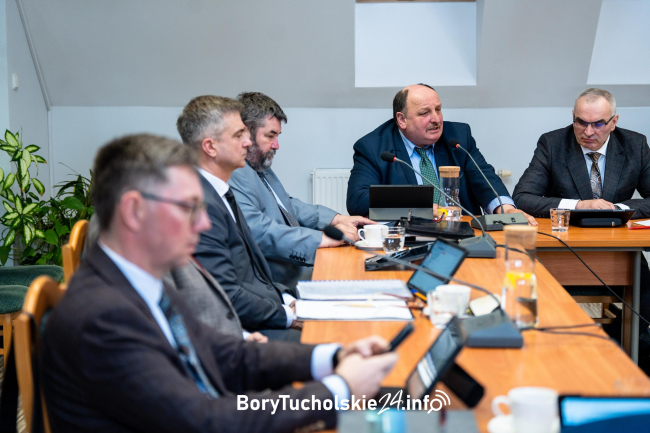 Rada nie zajęła stanowiska w sprawie mandatu radnego Konefki. Zrobi to na następnej sesji