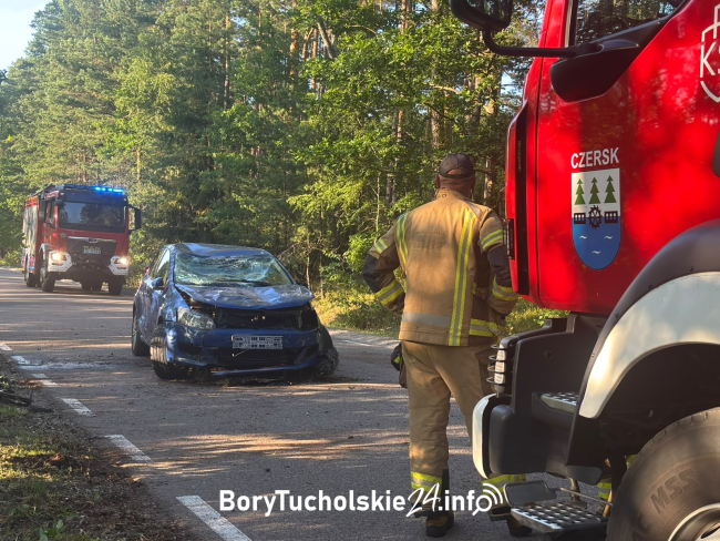 Dachowanie na drodze Czersk – Tuchola. W aucie było 6-letnie dziecko (FOTO, WIDEO)