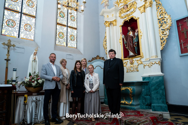 Kolejny ołtarz zyskał blask. Co kryło się pod marmurową płytą? (FOTO, WIDEO)