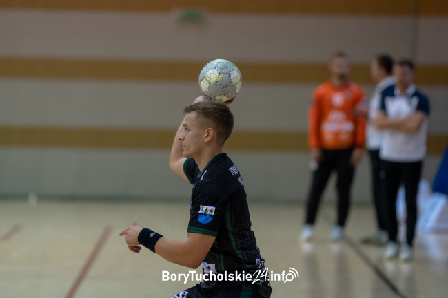 Emocje na parkiecie w Czersku. MKS SPR Polska Handball wygrał po karnych